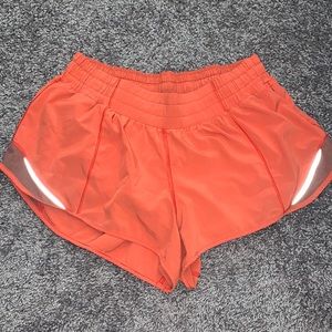 Lululemon Hotty Hot 2.5” Shorts